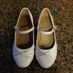 Girls white mini heels